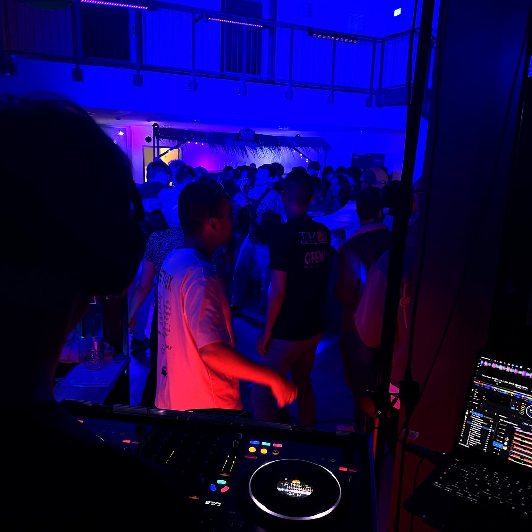 Instagram-Beitrag von DJ F.L.X